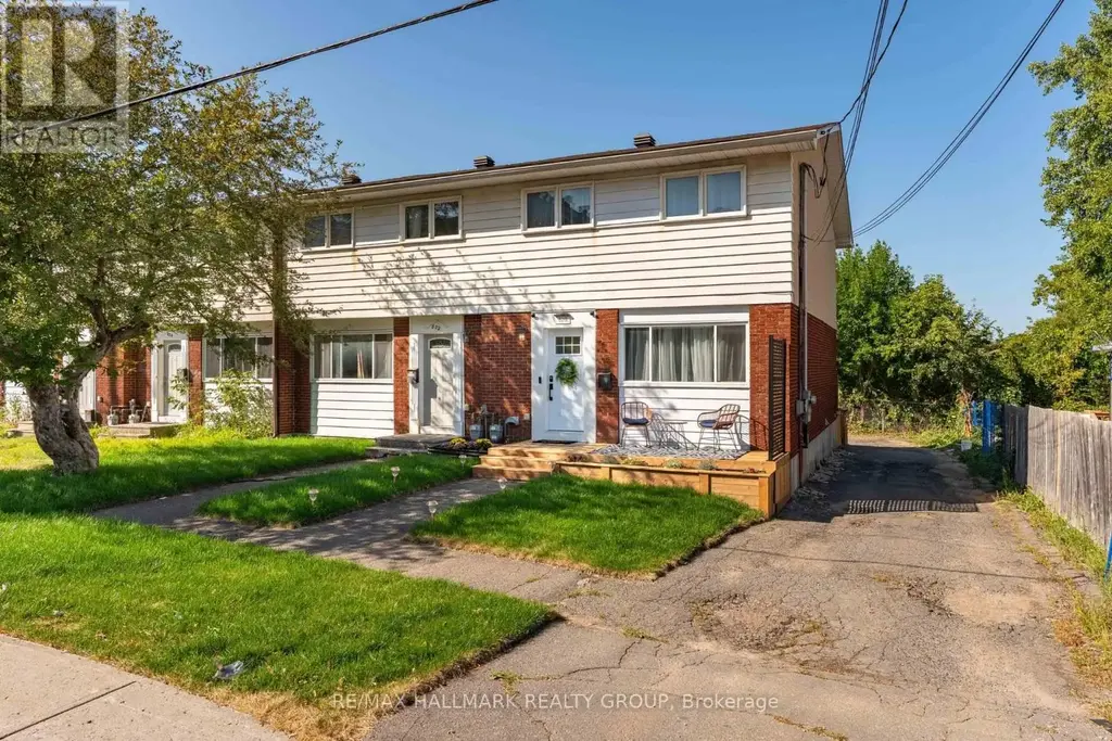 820 Grenon Avenue, Ottawa